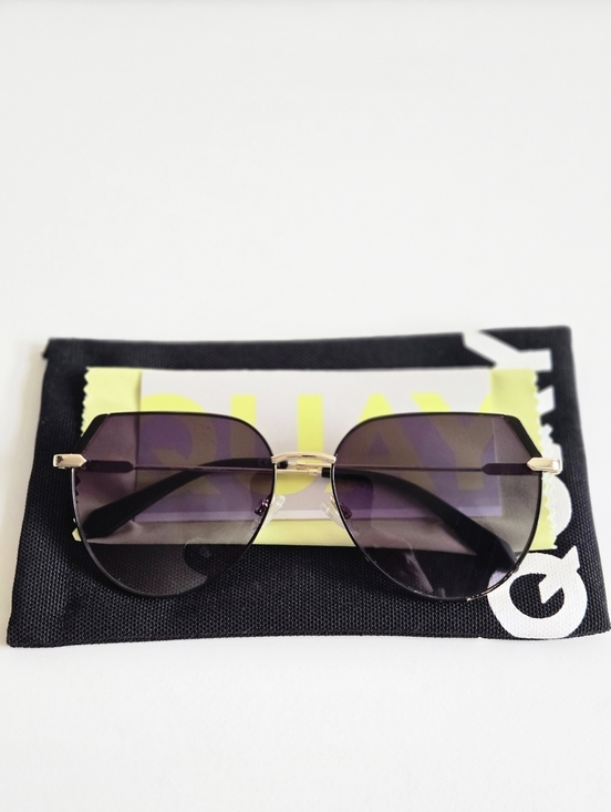 Quay Main Character Black Gold Frame/Smoke Lens Unisex Sunglasses-Good Condition main image 16